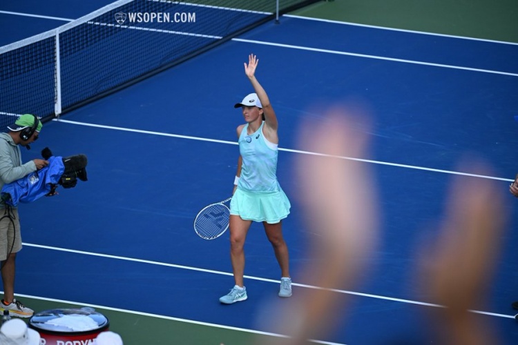 绩摘得银牌 绩摘得银牌